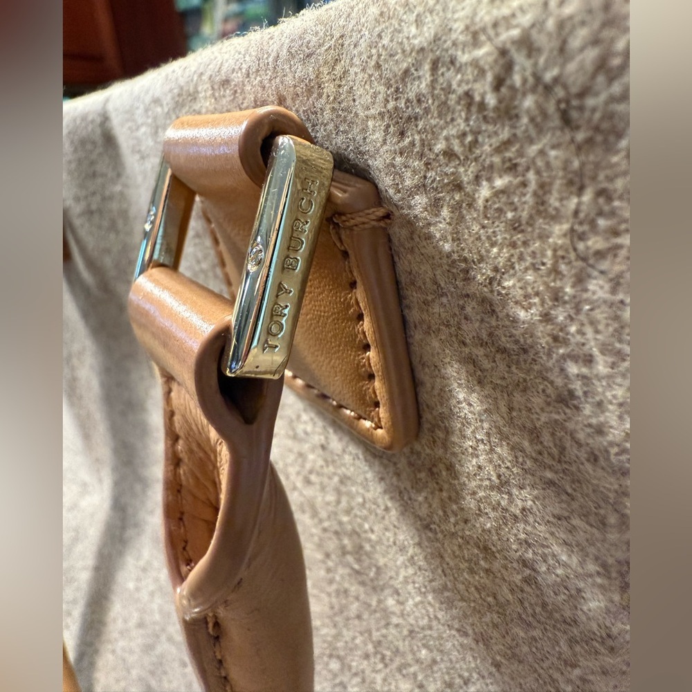 Tory Burch Dana Grayish Beige Wool/Leather Tote Bag Purse - Picture 4 of 16